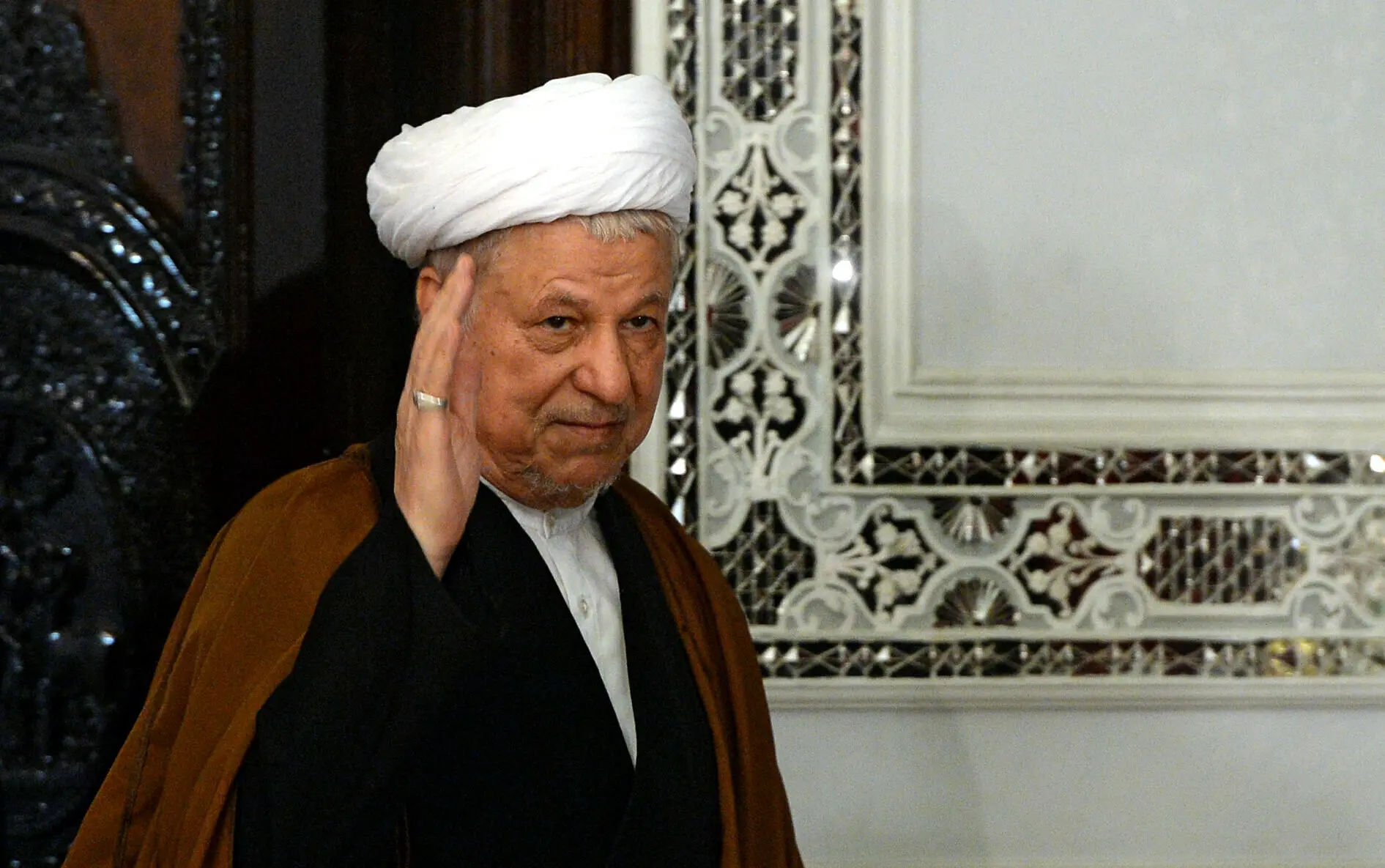 چگونه هاشمی رفسنجانی از نفر دوم به نفر سوم کشور تبدیل شد؟