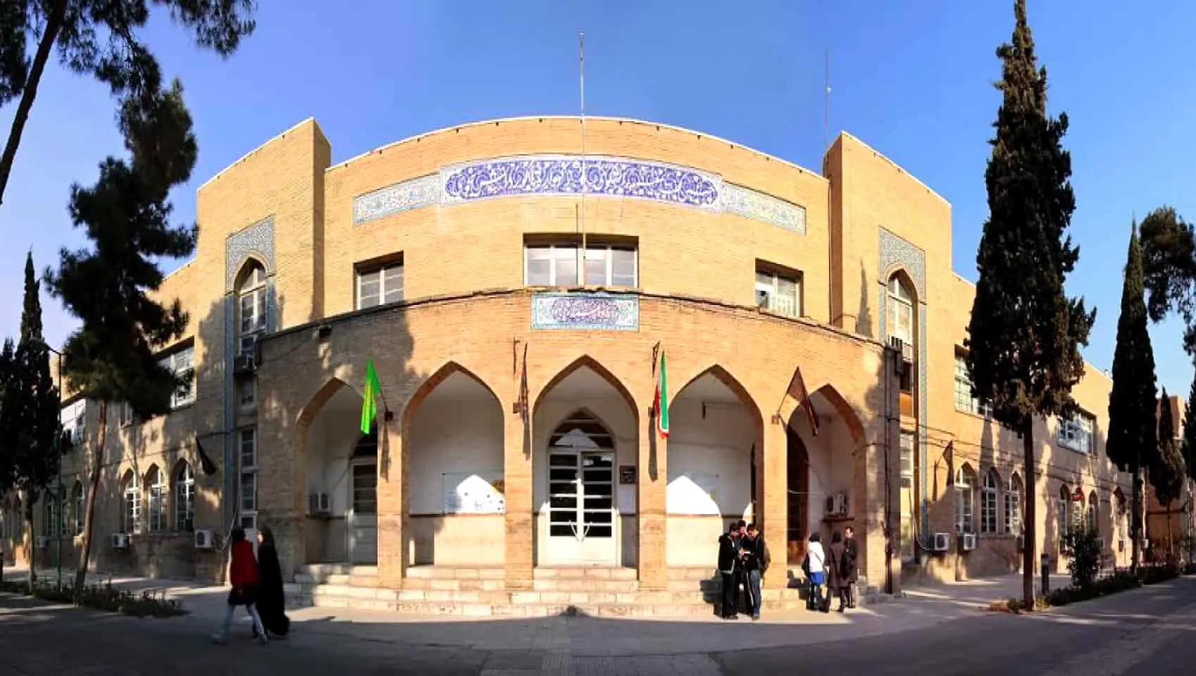 توئیت جنجالی مشاور قالیباف درباره مسموم کردن دانشجویان + عکس