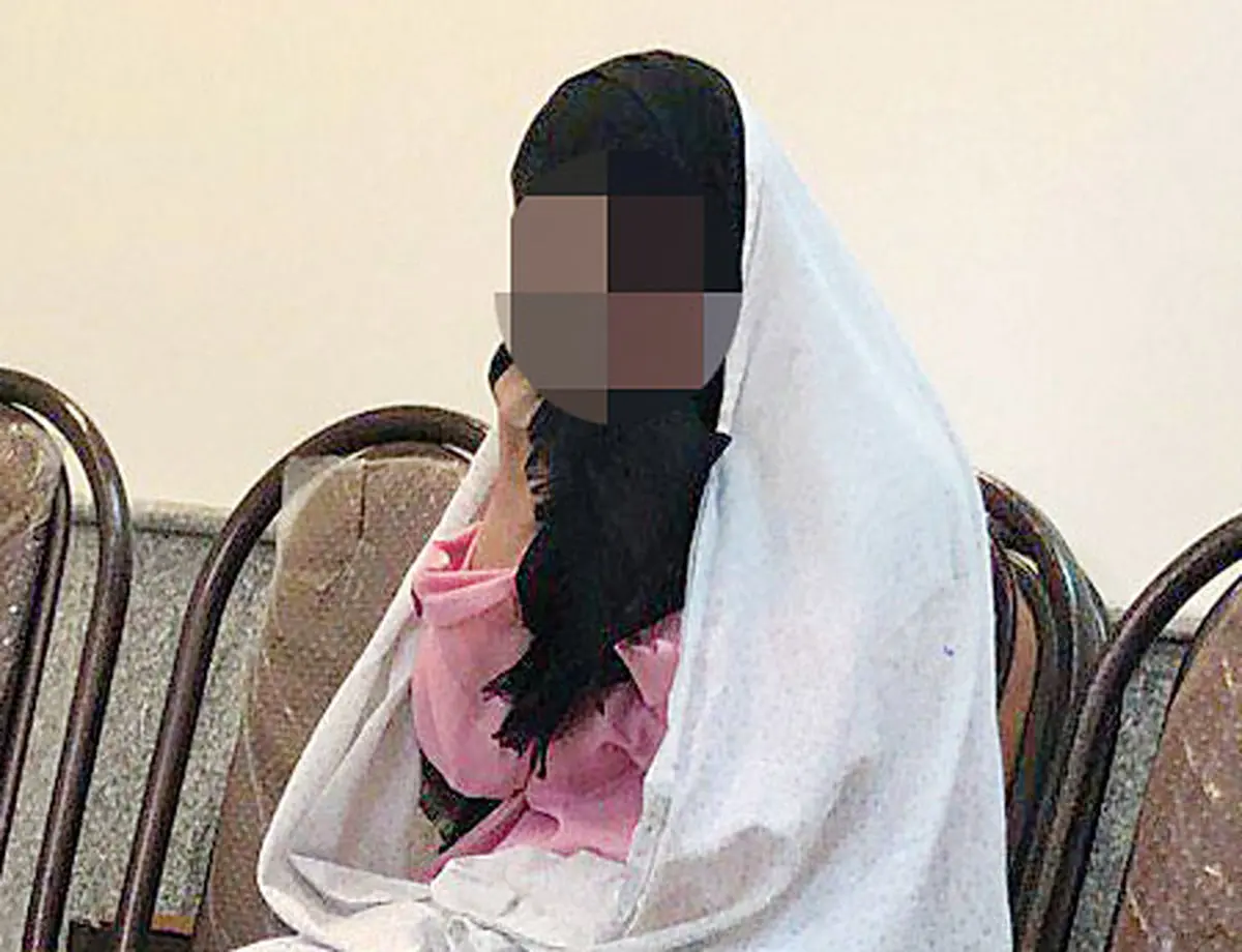  دختر 21 ساله با چاقو به کلانتری رفت | جنازه مردی در خانه من است