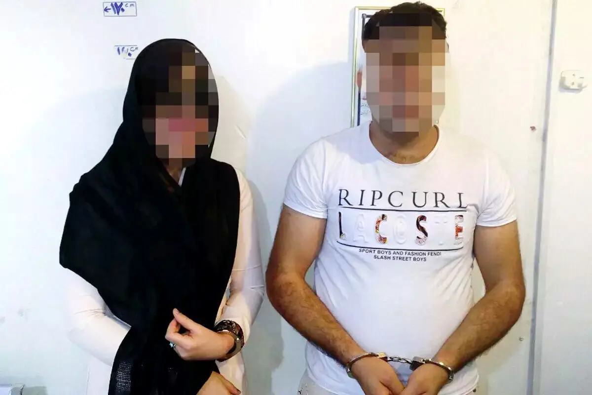 رابطه سیاه زن شوهردار با راننده متاهل در تاکسی لو رفت + عکس
