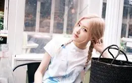 زیباترین زن سال ۲۰۲۵ انتخاب شد
