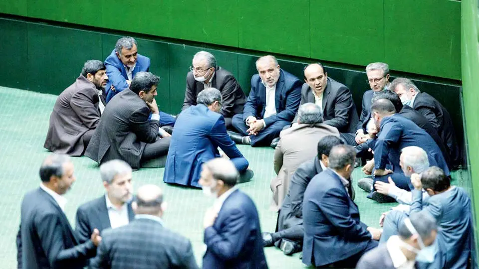 وحشت از کاندیداتوری لاریجانی، مطهری، روحانی و .../چه کسانی با اصلاح قانون انتخابات حذف می شوند؟
