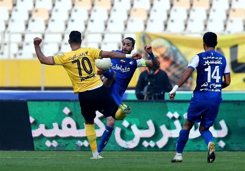 پایان نیمه اول ؛ فرصت سوزی‌های استقلال و سپاهان!