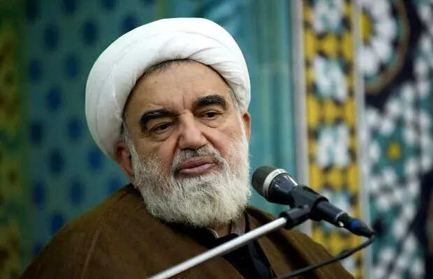 یک روحانی نباید سوار ماشین سلطنتی شود
