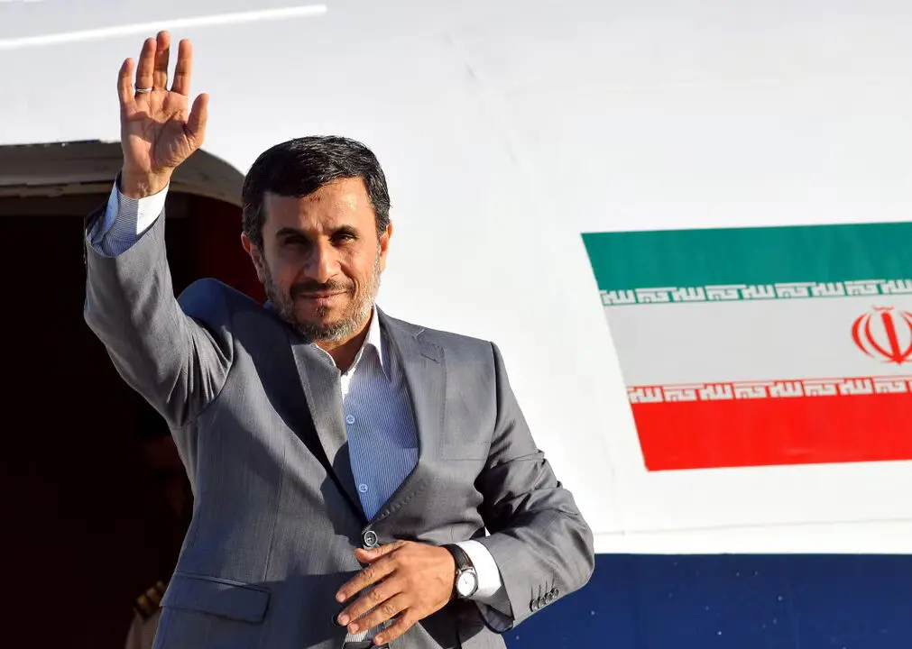 معمای ۱۲‌ساله پژوی احمدی‌نژاد در پارکینگ بهزیستی افشا شد