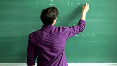 افزایش حقوق معلمان در بودجه ۱۴۰۱ | اعتبار ۲۵ هزار میلیارد تومانی برای رتبه بندی معلمان و همسان‌سازی حقوق
