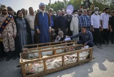 تشییع پیکر  دو برادر جان باخته  بهبهانی