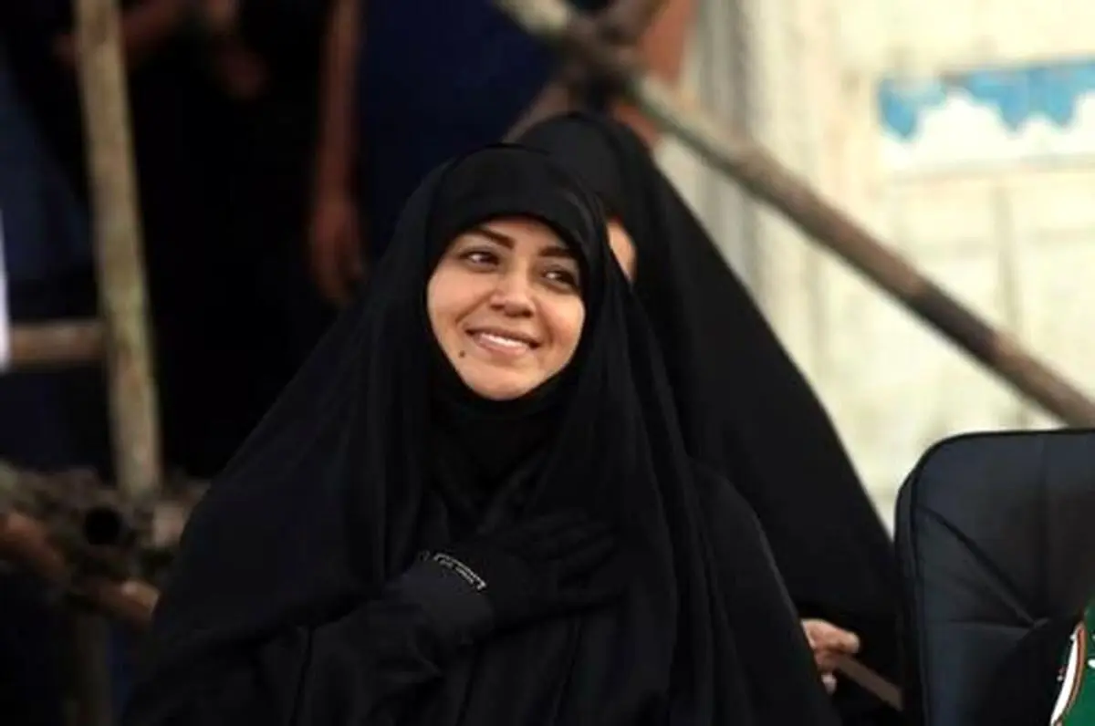 الهام چرخنده به تئاتر برگشت