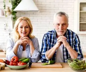 پنج خوراکی ممنوعه برای مردان بالای ۴۰ سال

