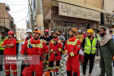 آواربرداری در ساختمان متروپل