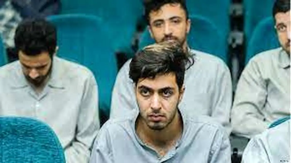 پدر محمدمهدی کرمی: توروخدا به پسر من حبس ابد بدهید، اما اعدام نکنید | هر لحظه ممکن است بچه‌ام اعدام شود