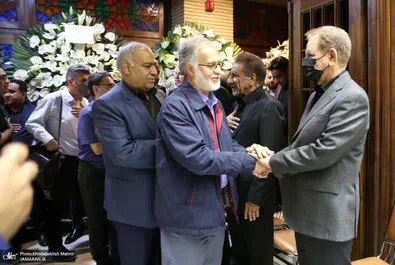 مراسم ترحیم مادر اسحاق جهانگیری