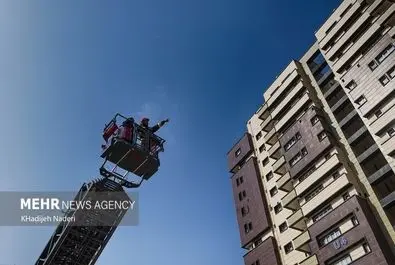 خانم آتش نشان زنان آتش نشان