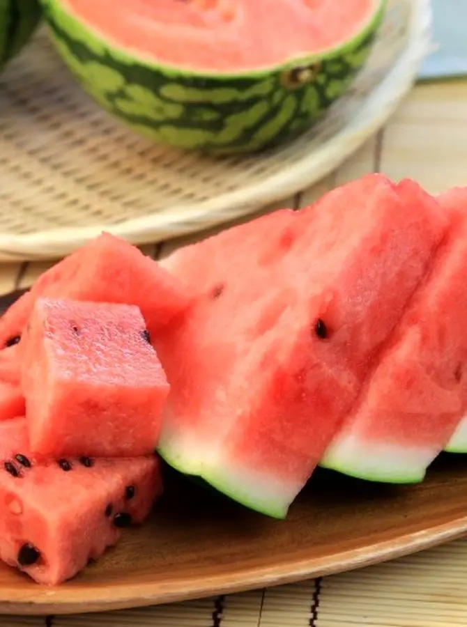 چه افرادی نباید شب یلدا هندوانه بخورند؟