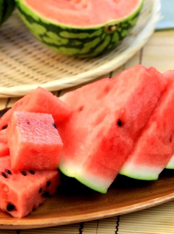 چه افرادی نباید شب یلدا هندوانه بخورند؟