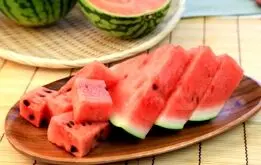 چه افرادی نباید شب یلدا هندوانه بخورند؟