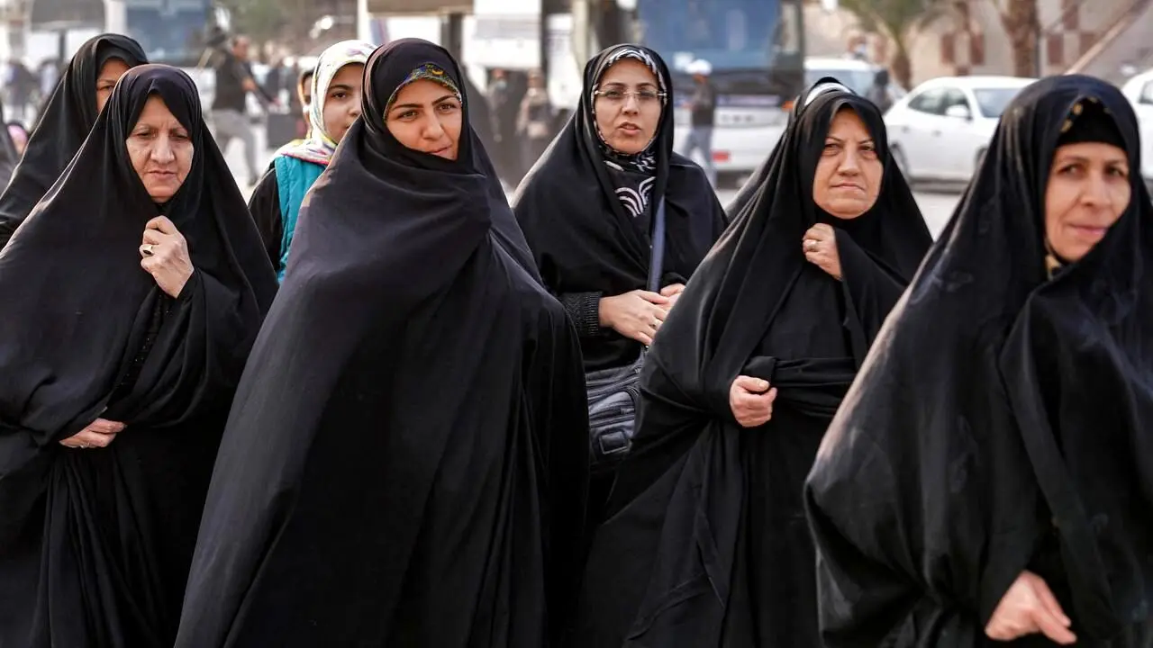 وضعیت حجاب دختران در کلاس اندیشه اسلامی!

