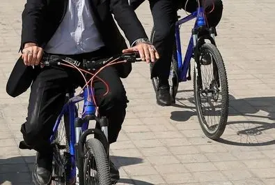 پزشکیان دوچرخه سوار شد