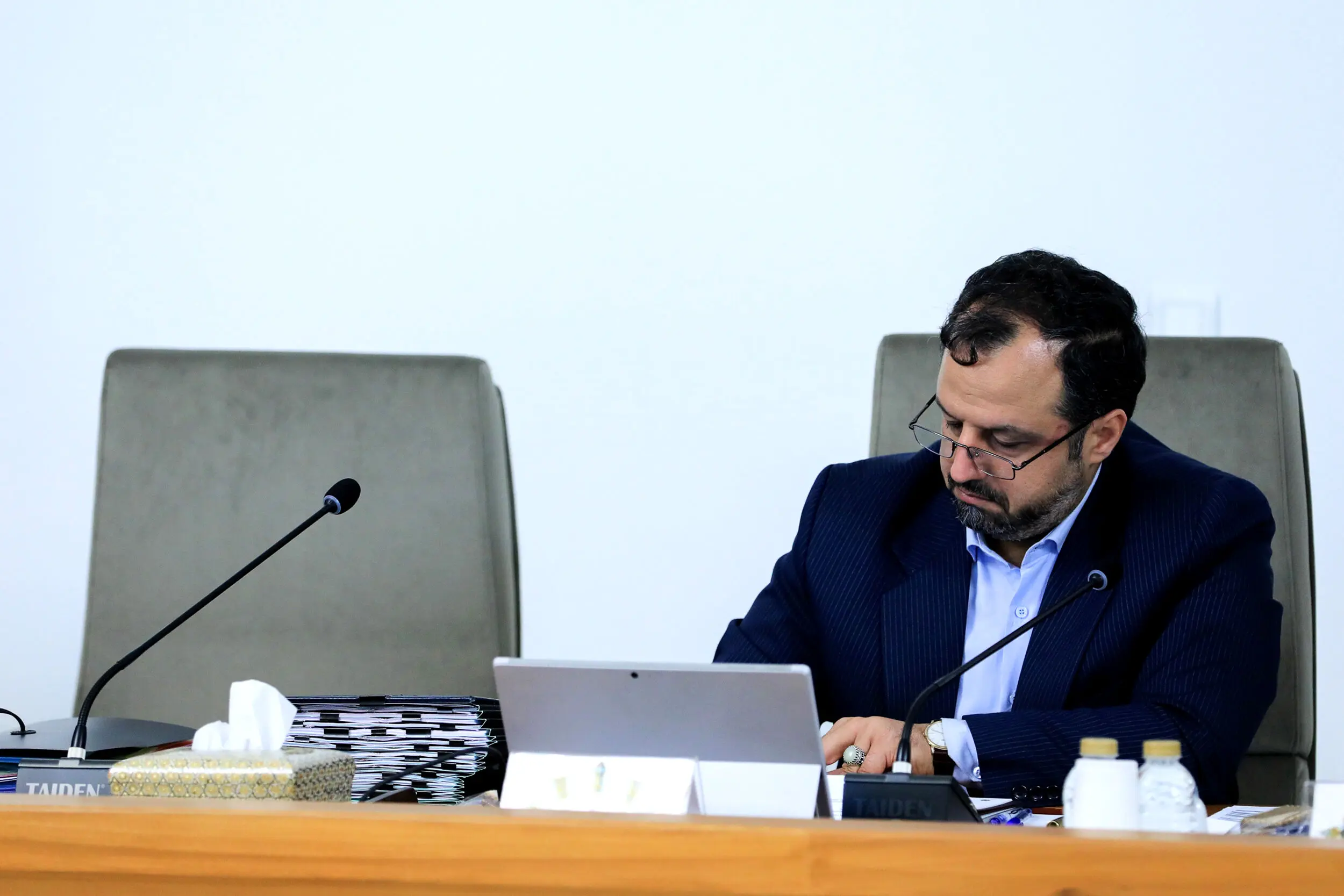 خاندوزی برکنار می‌شود؟