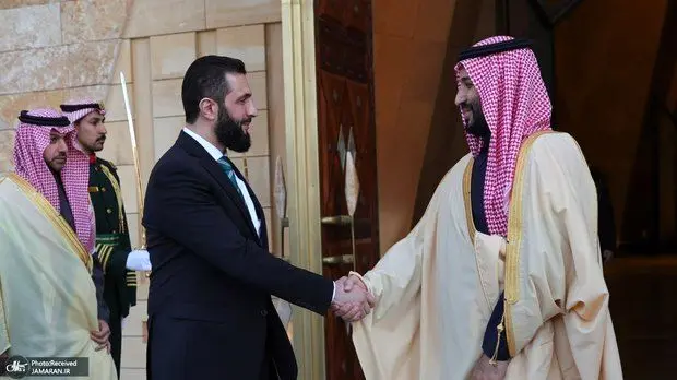 استقبال سنگین و دیدنی محمد بن سلمان از جولانی در عربستان + فیلم