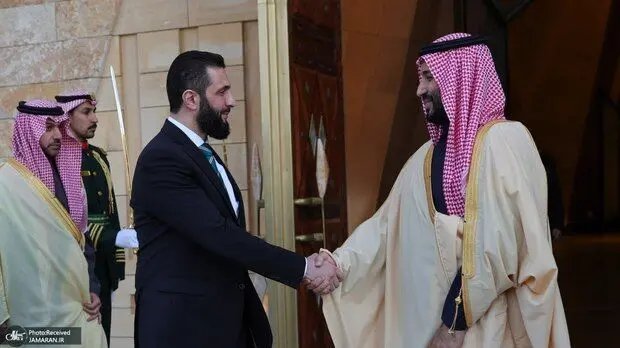 استقبال سنگین و دیدنی محمد بن سلمان از جولانی در عربستان + فیلم