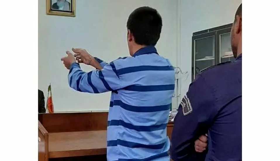گلوله باران هولناک پسر جوان با کلاشینکف وسط خیابان