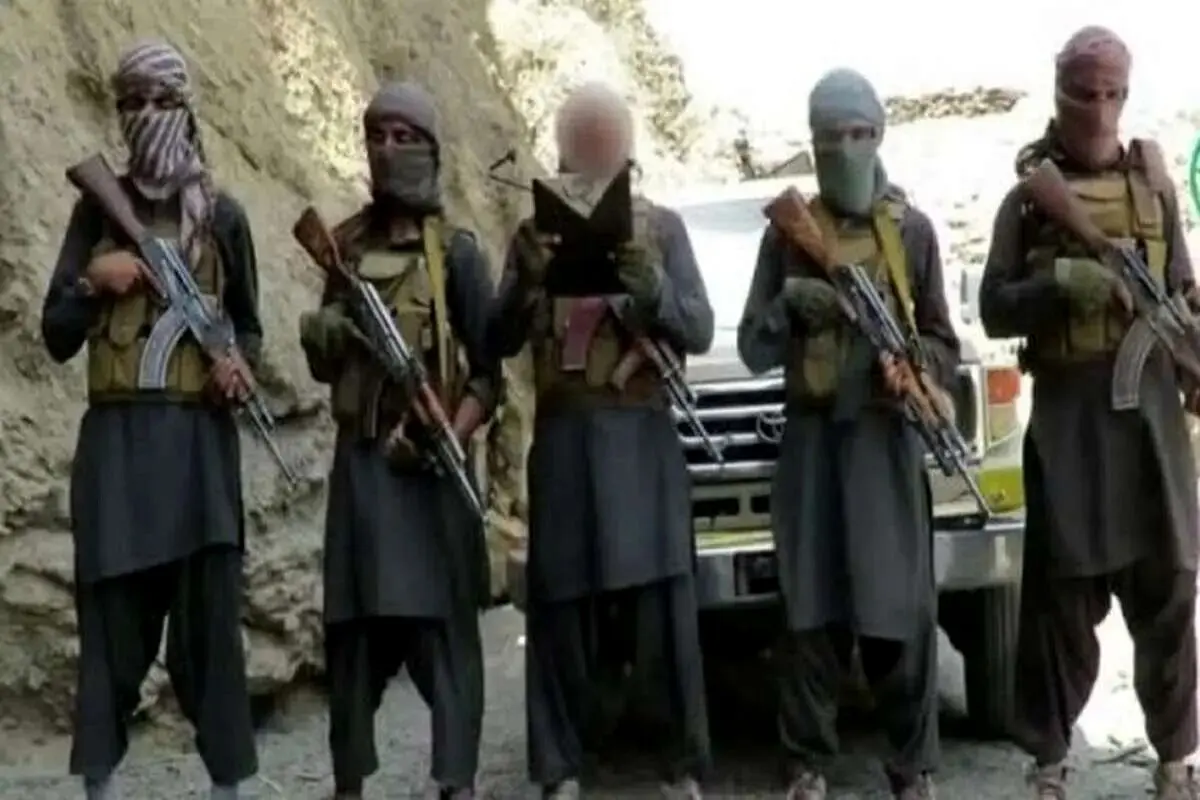 جیش الظلم حمله به خودروی انتظامی در خاش را بر عهده گرفت

