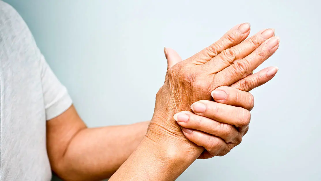 علایم بیماری‌ دردناکی که زنان بیشتر مبتلا می‌شوند