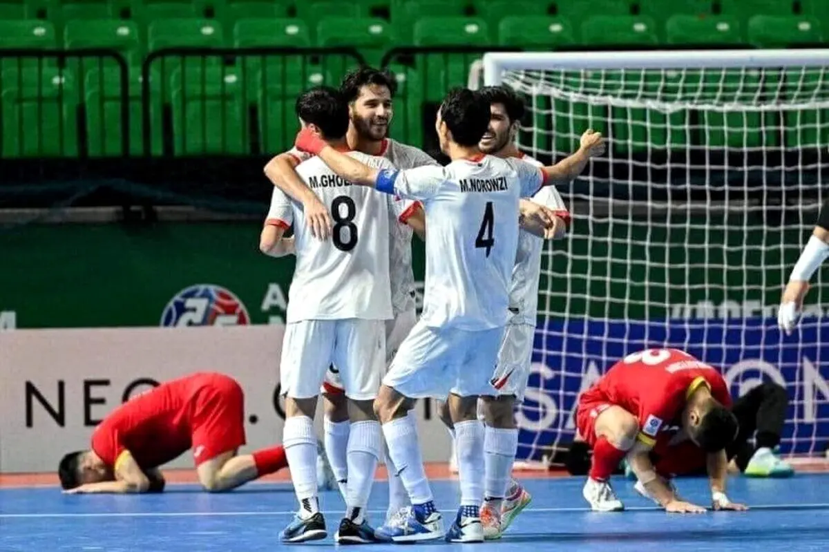 رقص بازیکنان تیم ملی افغانستان با آهنگ صادق بوقی پس از صعود به جام جهانی + ویدئو

