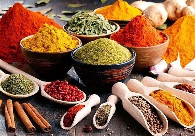 استفاده از گلاب به جای عطر به منظور دور کردن اجنه و جذب ملائک
