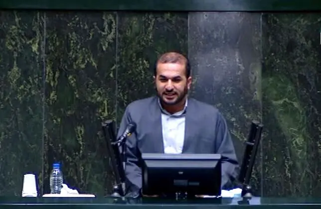 اعتراض حسین پور به هیات رییسه مجلس؛ برخلاف قانون شفافیت آراء، اسامی ۲۷۷ نماینده امضاکننده بیانیه را اعلام نمی کنند