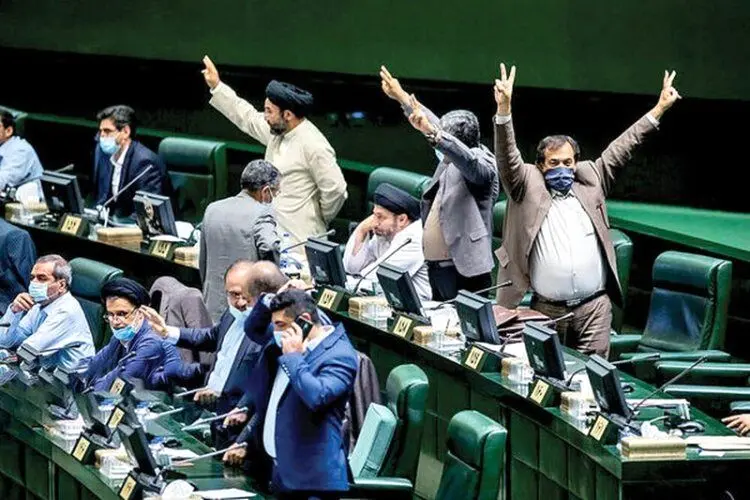 نامه تند بسیج دانشجویی: نام مجلس را به خانه شخصی خود تغییر دهید

