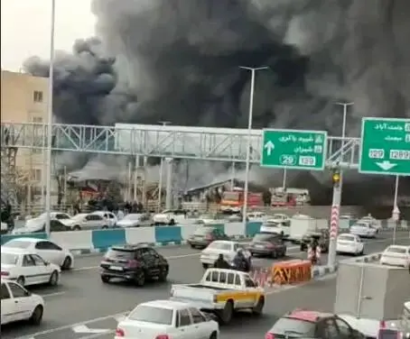 نمایی از آتش‌سوزی هولناک بازار جنت‌آباد از آسمان


