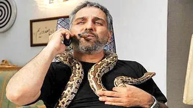 مهران مدیری شکسته شد