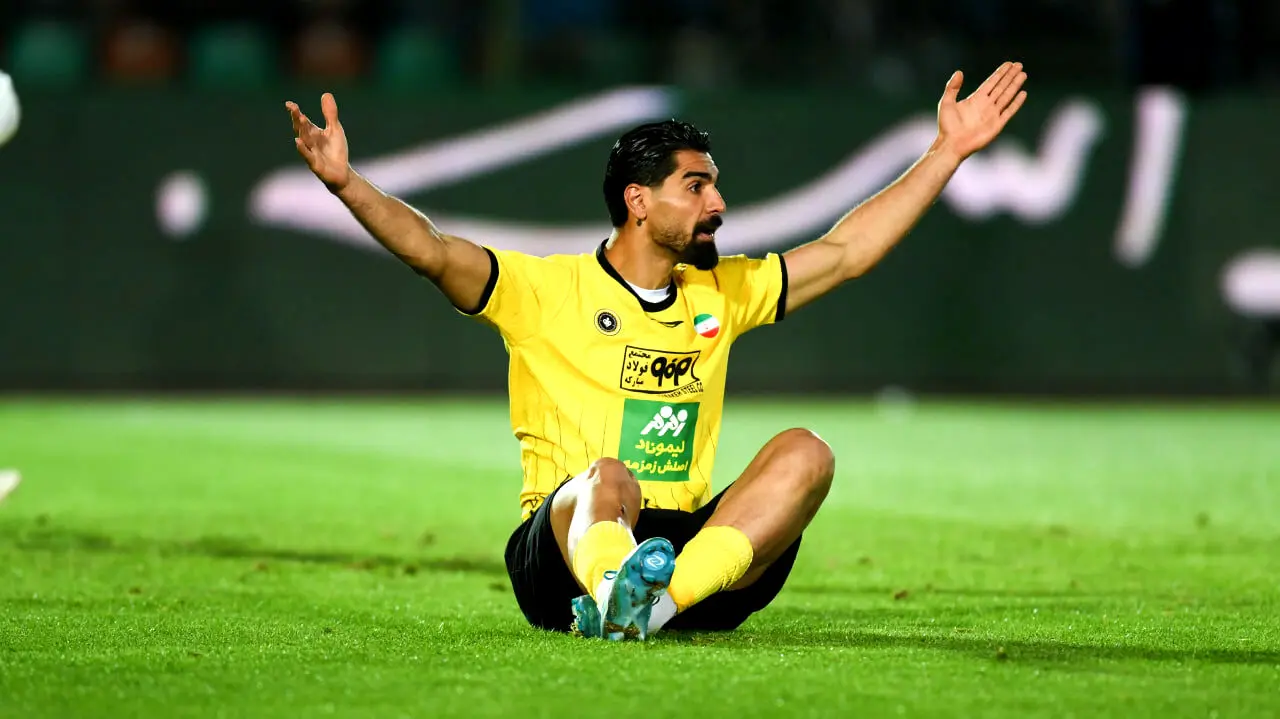 پرسپولیس یا قره‌باغ؟ / سرنوشت مبهم رضا اسدی داغ شد