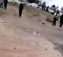 سیلاب وحشتناک در یزد خودروها را با خود برد!

