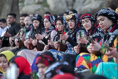 جشن جهانی نوروز در محوطه تاریخی طاقبستان