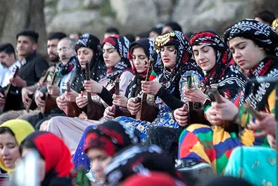 جشن جهانی نوروز در محوطه تاریخی طاقبستان