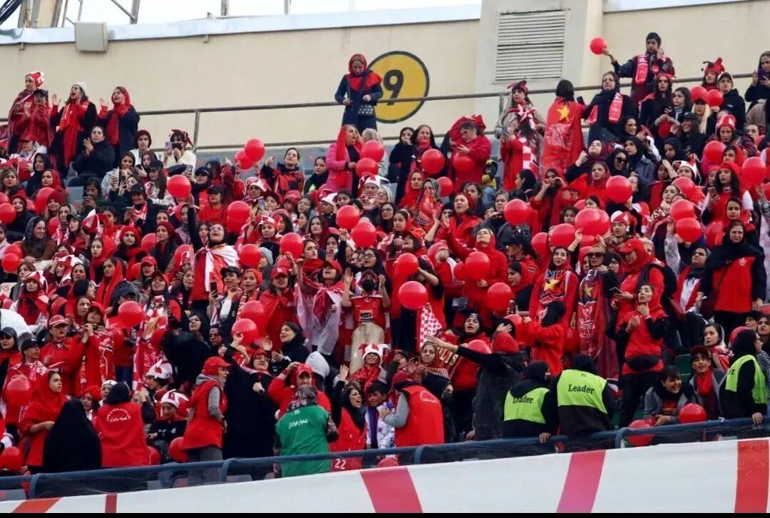 واکنش جالب یحیی گل محمدی به شعار زنان پرسپولیسی + عکس

