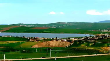 زیباترین دریاچه مصنوعی ایران کجاست؟