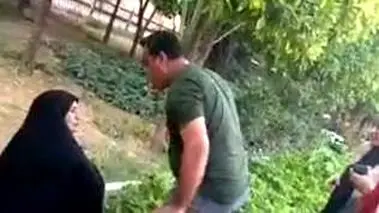ماجرای جنجالی کتک‌کاری مرد و خانم چادری در نارنجستان شیراز / متهم یک پلیس است + عکس و فیلم