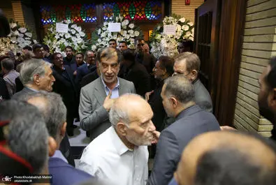 مراسم ترحیم مادر اسحاق جهانگیری