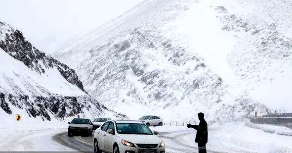 برف وکولاک جاده چالوس و آزادراه تهران-شمال را مسدود کرد
