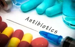 عوارض خطرناک مصرف بی‌رویه آنتی‌بیوتیک
