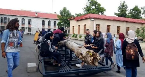 اثر ۱۳ متری ۲۰۰۰ کیلو گرمی دانشگاه هنر را بردند/ برای جلوگیری از شادی دانشجویان