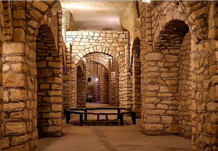 اهالی این روستای ایران زیر زمین زندگی می‌ کردند + عکس