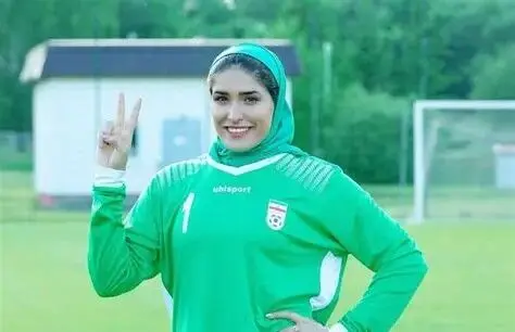 اعتراف دروازه‌بان تیم ملی: آفساید را بلد نبودم اما داور بودم! +فیلم