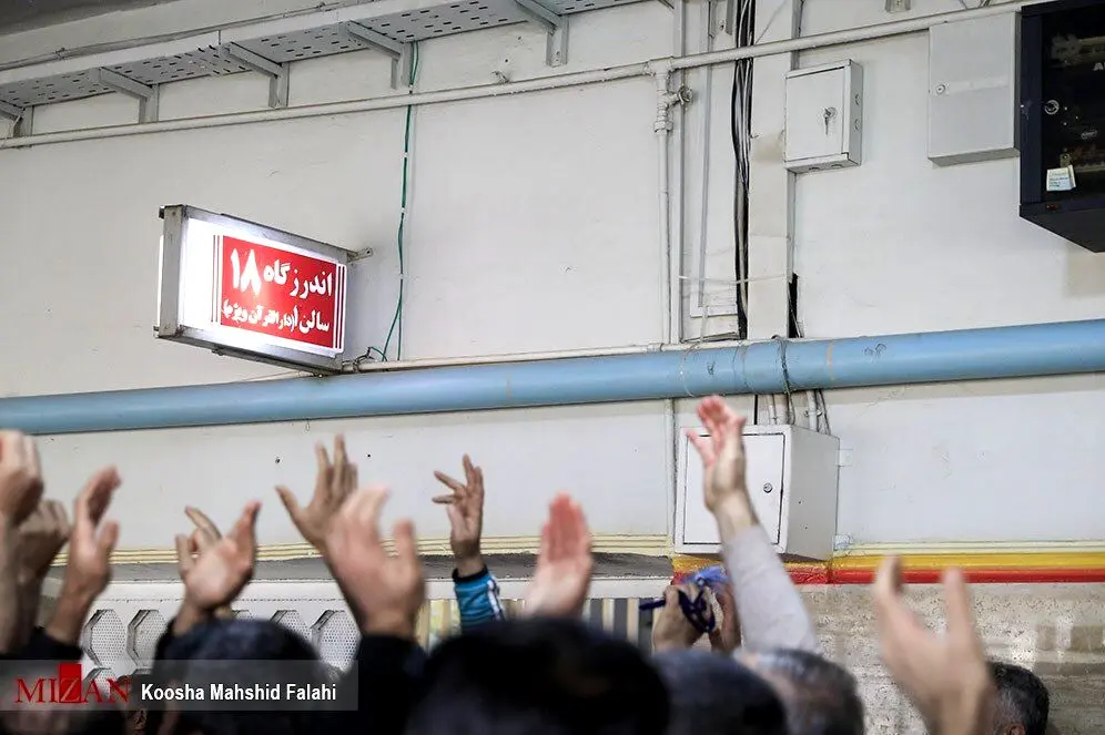 تصاویری از واکنش زندانی ها هنگام اعلام عفو گسترده 