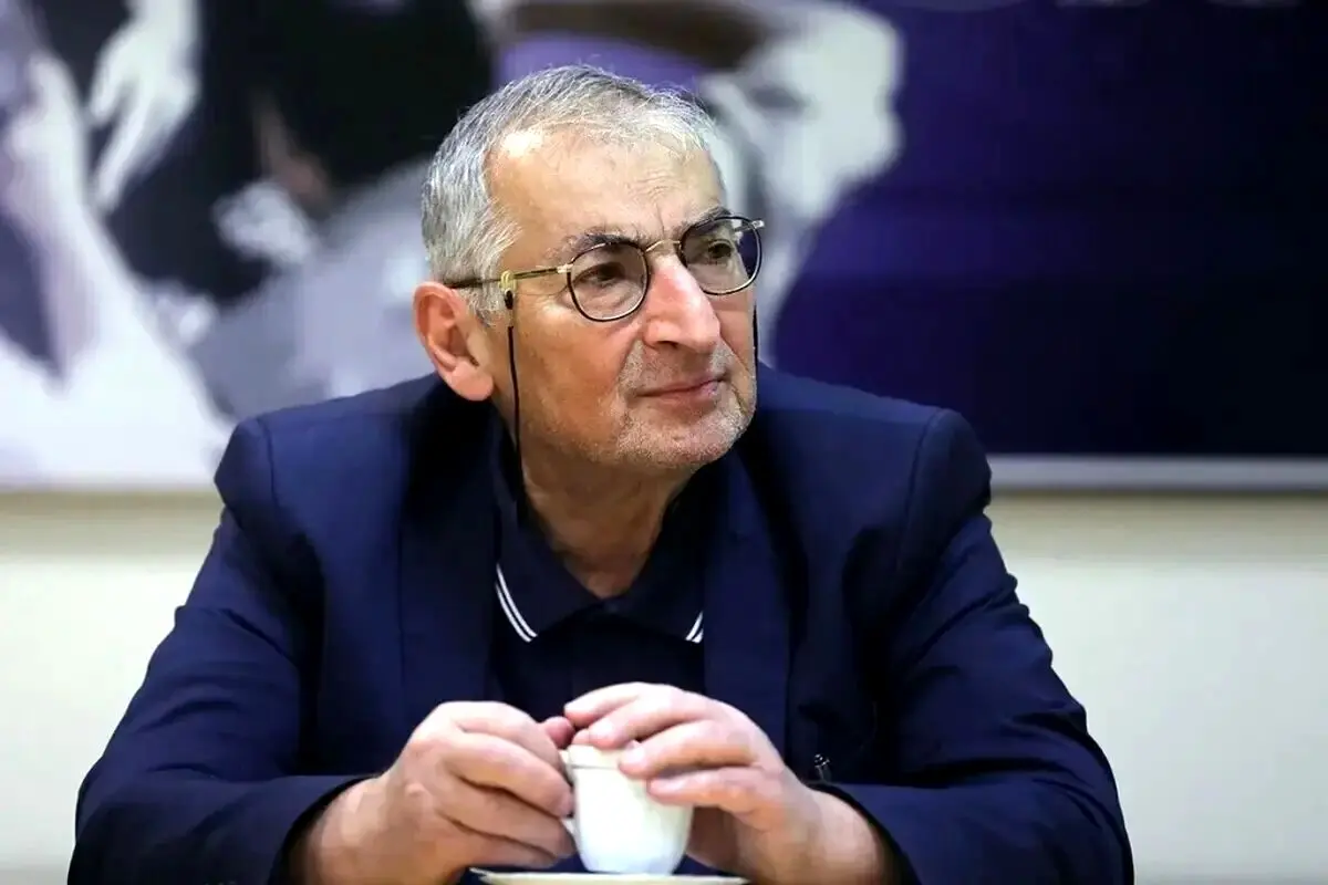 زیباکلام: تندروها کشور را به روز سیاه نشاندند