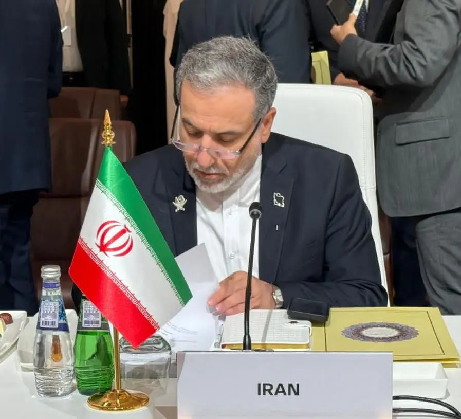 خوش و بش عراقچی با همتایان پیش از نشست دوحه + عکس